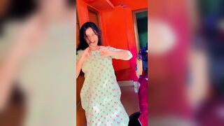 Hot bhabhi ki chudai chut with saree removing