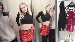 Risky blowjob in dressing room