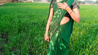 Ritu came to her elder stepsister's place, walking on the fields on the pretext of full Hindi audio x video