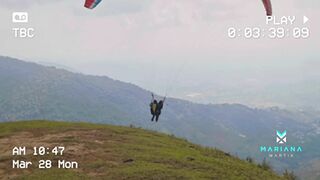 Mariana Martix squirts while paragliding