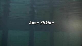 Siskina and Polcharova strip nude underwater