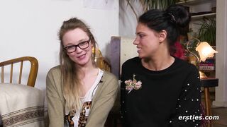 Holly & Cataleya zeigen uns, wie heißer Girl-on-Girl-Sex aussieht