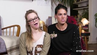 Holly & Cataleya zeigen uns, wie heißer Girl-on-Girl-Sex aussieht