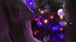 Lustful wife sucks near the Christmas tree