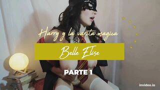 MILF masturbándose con la varita de harry