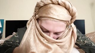 My muslin cock fucked this amazing slut in hijab. He mouth worker too
