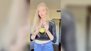 420 CANNABIS BABE SMOKING MY BUBBLER IN MY ROOM BIG CLOUDS ASMR FETISH // BLONDE BUNNY