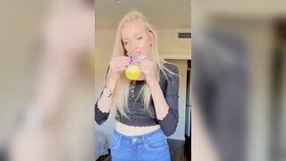 420 CANNABIS BABE SMOKING MY BUBBLER IN MY ROOM BIG CLOUDS ASMR FETISH // BLONDE BUNNY