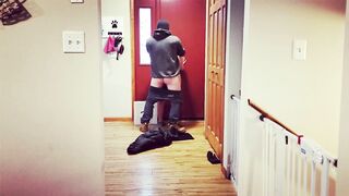 Wife fucks the deliveryman and let's him creampie her pussy