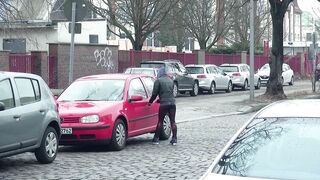 GERMAN SCOUT - Schlankes Punk Teen mitten in Berlin getroffen und gefickt