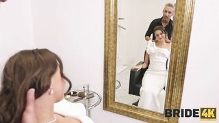 BRIDE4K. Horny for Her Haircutter with Isabella De Laa