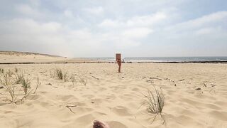 i'm so horny he fucks me at the public beach a lot of men pass by and watch