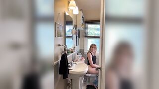 Stepmommy Gets Turned On By Showing You How She Pees