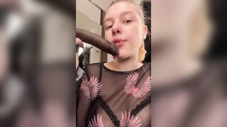 Extreme Blowjob in the Changing room