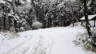 Die Nutte vom Berg! Gratis Muschi für Wanderer am Wanderweg!