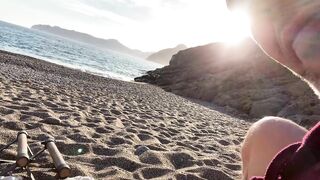 A follower touches my pussy on the beach and I masturbate him