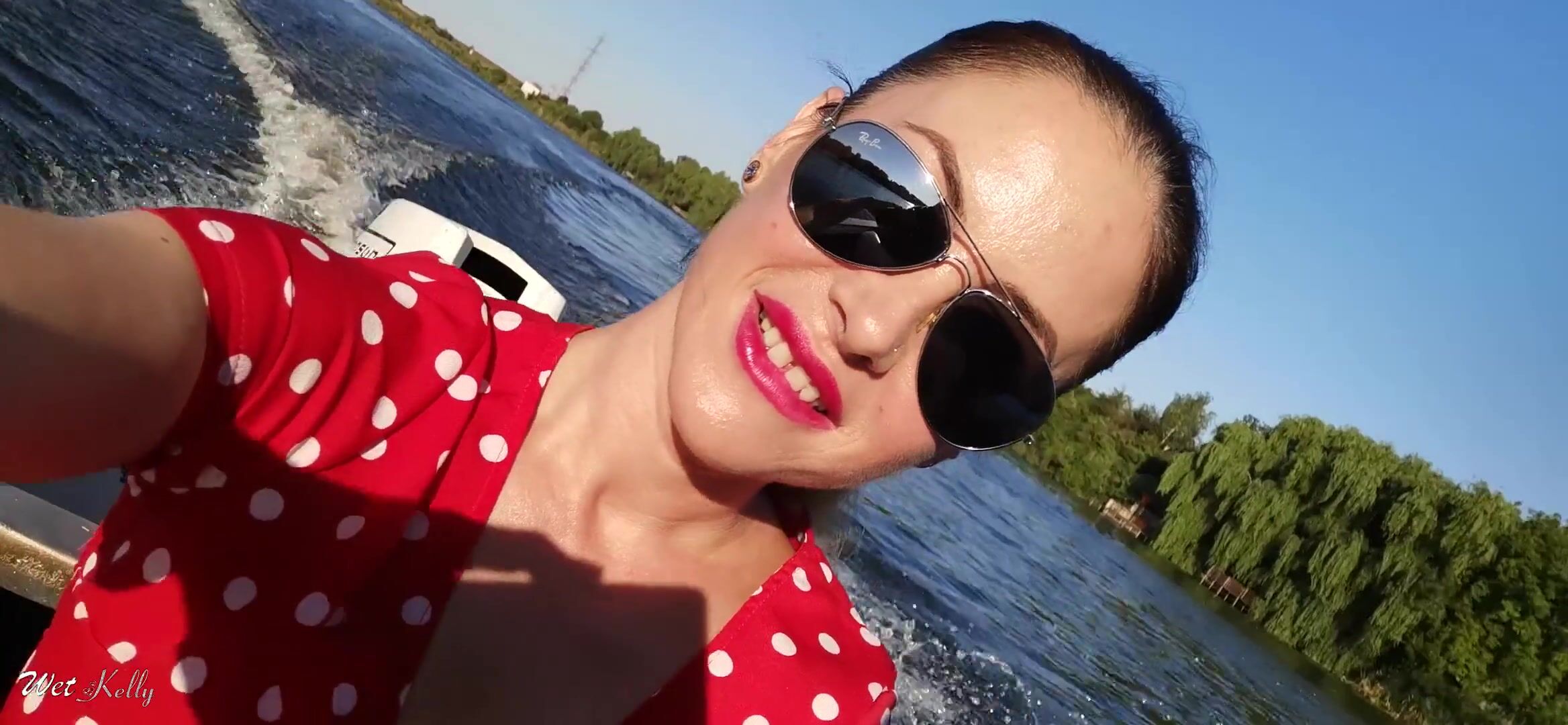 Riding in the boat makes me hot and horny – Wet Kelly